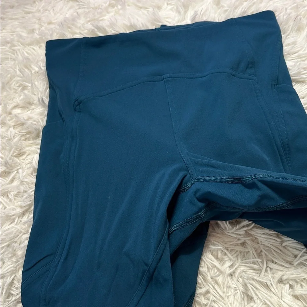 Lululemon Lead The Pack Crop 23